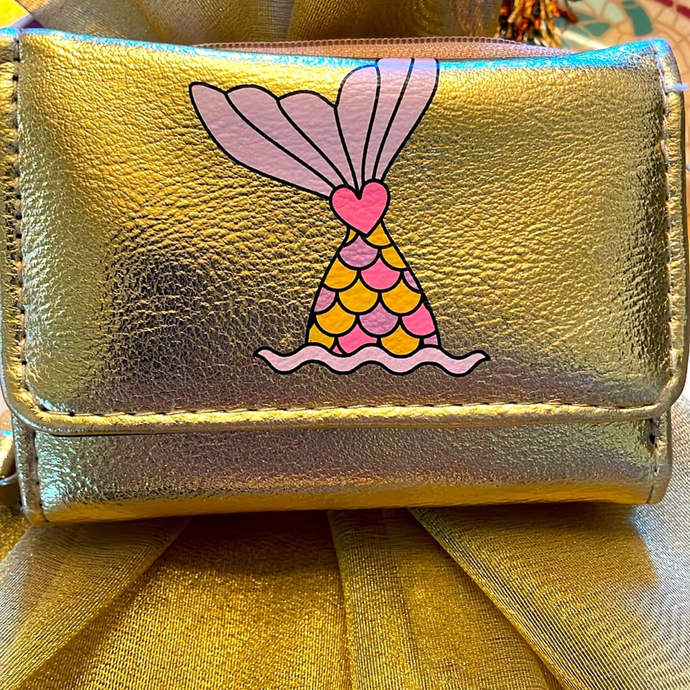 Gold metallic Mermaid Coin purse photo wallet w back zipper Excellent preowned